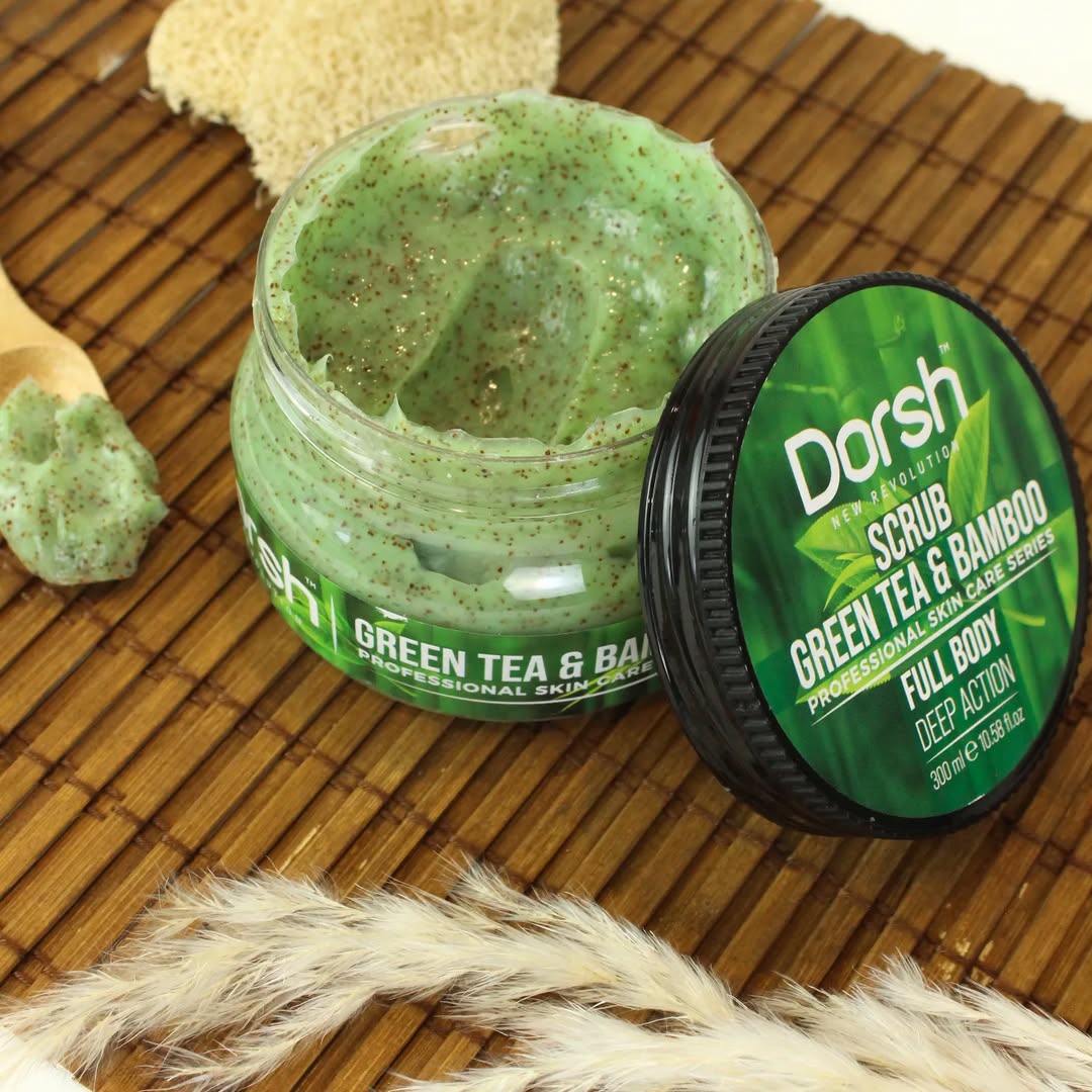 Gesichts- & Körperpeeling mit grünem Tee & Aloe Vera – Sanftes Peeling mit Aprikosenkernen für glatte Haut – 300 ml